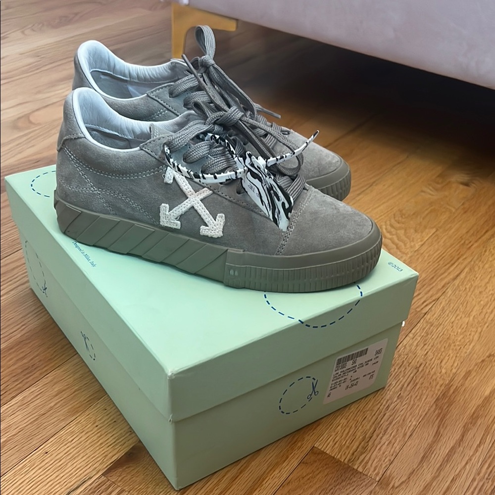 Off-white low vulcanized suede 
Sneaker 
Gently worn 
Like new